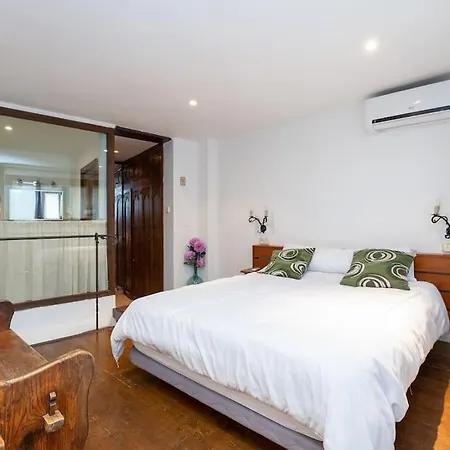 Relajante Casa En El Centro Granada