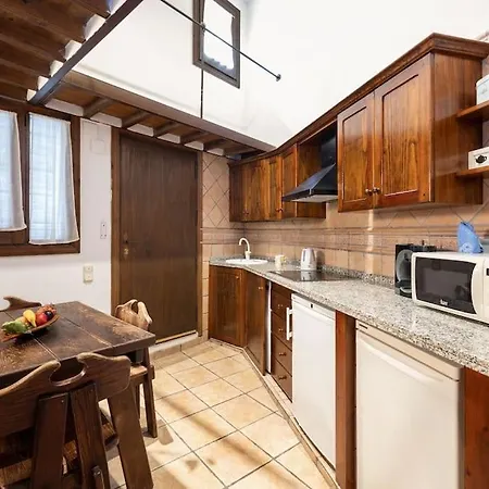 Relajante Casa En El Centro Granada